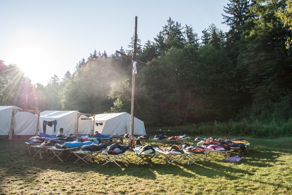 Zeltlager Immenried: Schlafen um das Lagerkreuz